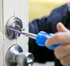 City Locksmith Store La Mesa, CA 619-210-7031 - 12-Changing-Locks