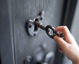 City Locksmith Store La Mesa, CA 619-210-7031 - 14-Unlock-Door